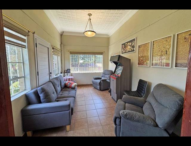 4 BEDROOM HOUSE FOR SALE IN SYDENHAM